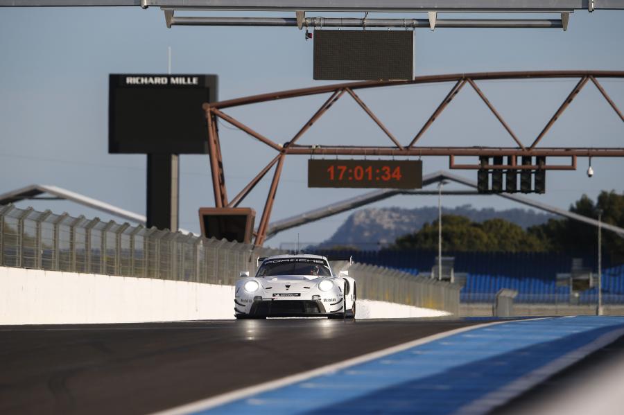  Porsche 911 RSR (991) 2019 года  (фото 2 из 21)